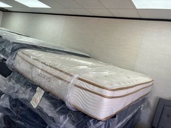 Queen mattress pillowtop