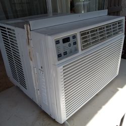 Air Conditioner 12.500 Btus Work Great 