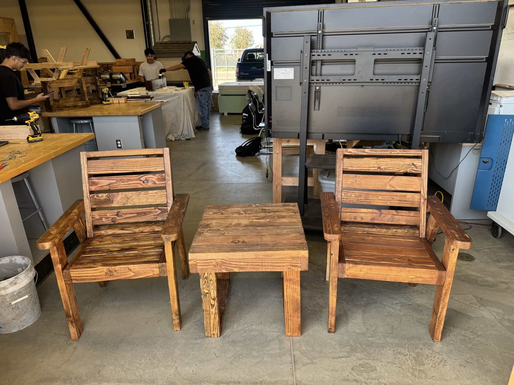 2 Chairs and a Coffee Table
