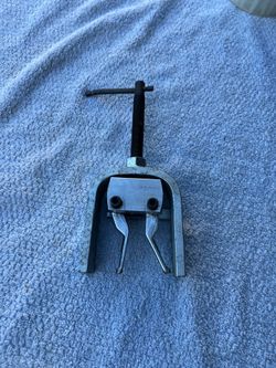 2-Jaw Pilot Bearing Puller