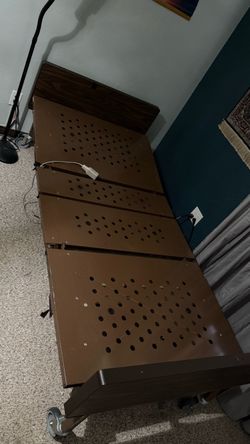 Bariatric Hospital Bed—Invacare BAR600IVC