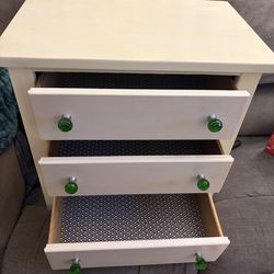 Kids solid wood small chest