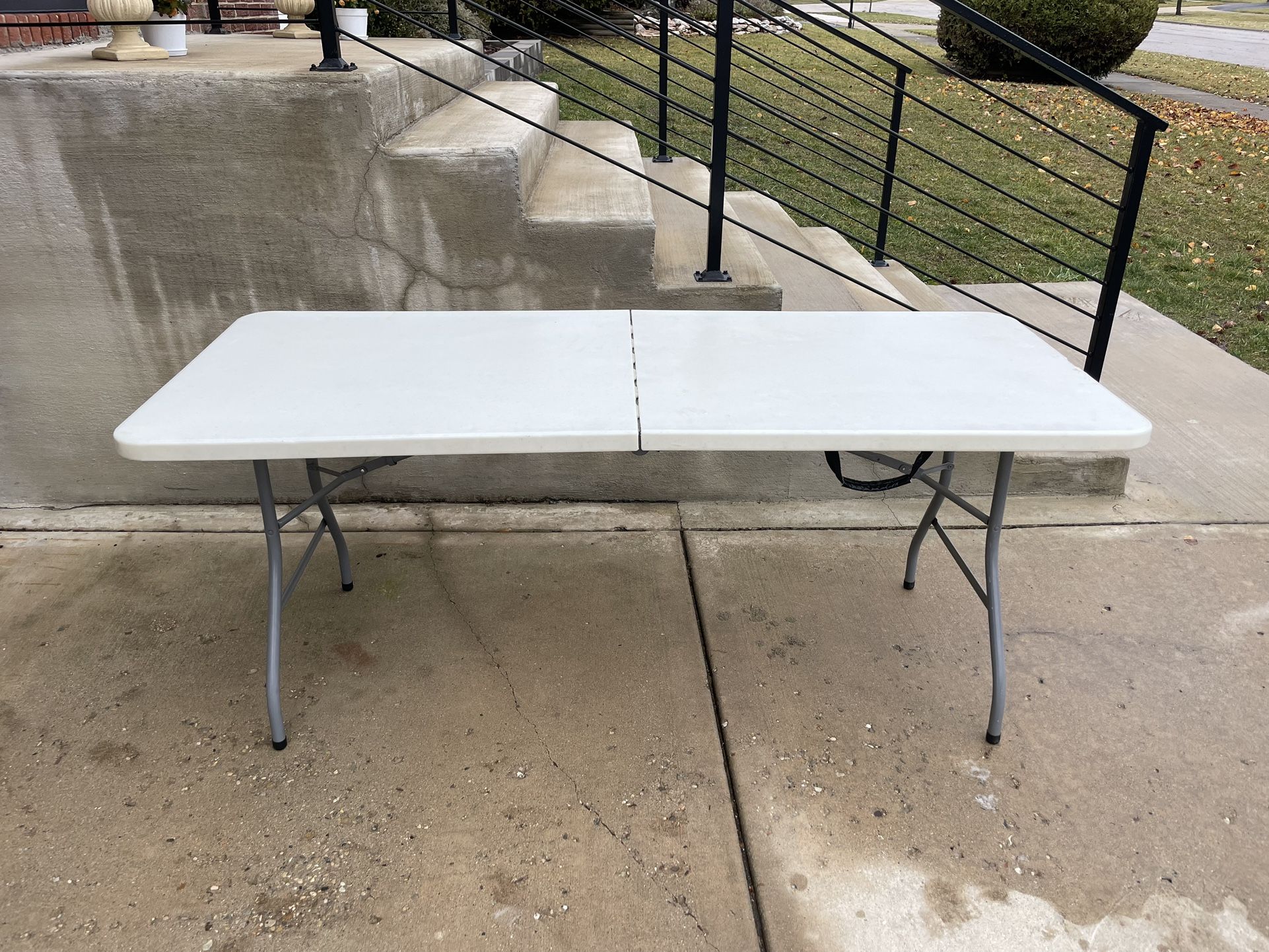 6 Feet Folding Plastic Table 