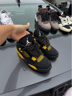 Air Jordan 4 Retro “Thunder” – Size 7 – No Box