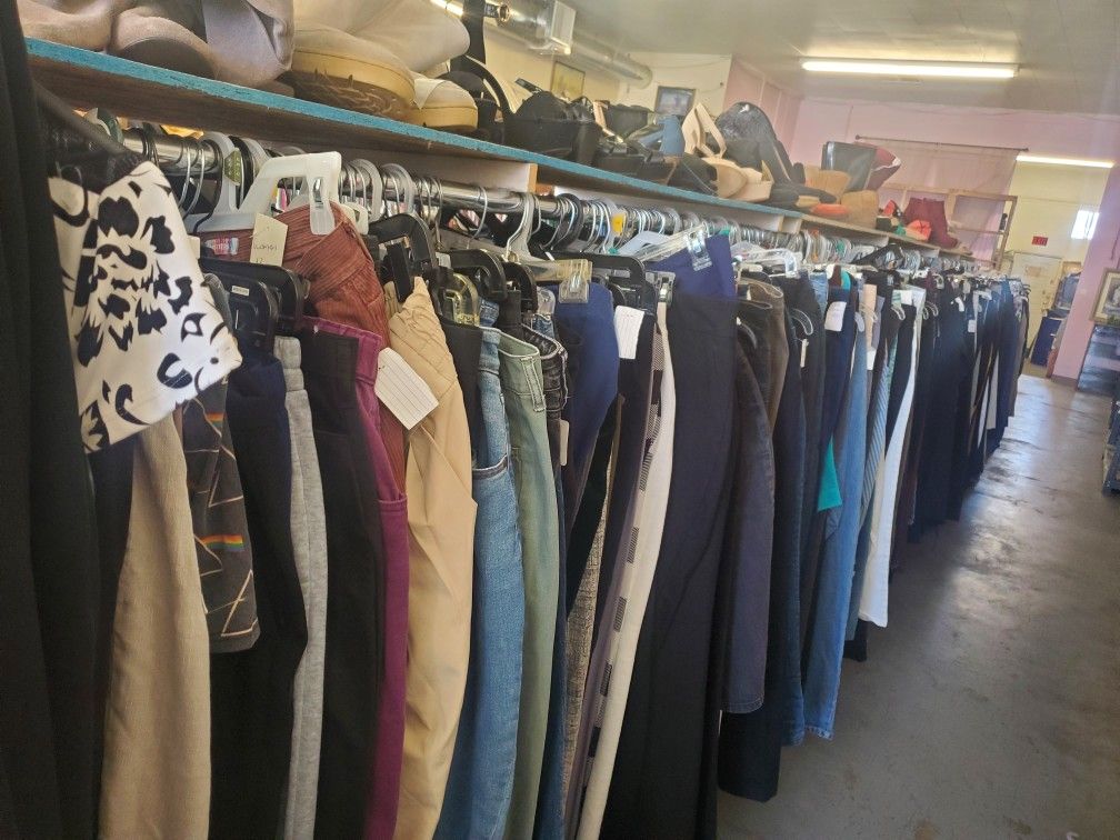 SALE ENDING IN 3 DAYS $1 ALL BOTTOMS PANTS/JEANS/SHORTS! KNICK KNACK THRIFT STORE!