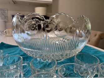 Vintage Manhattan 1910 large glass punch bowl