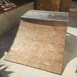 Quarter Pipe Skate Board Ramp Wood