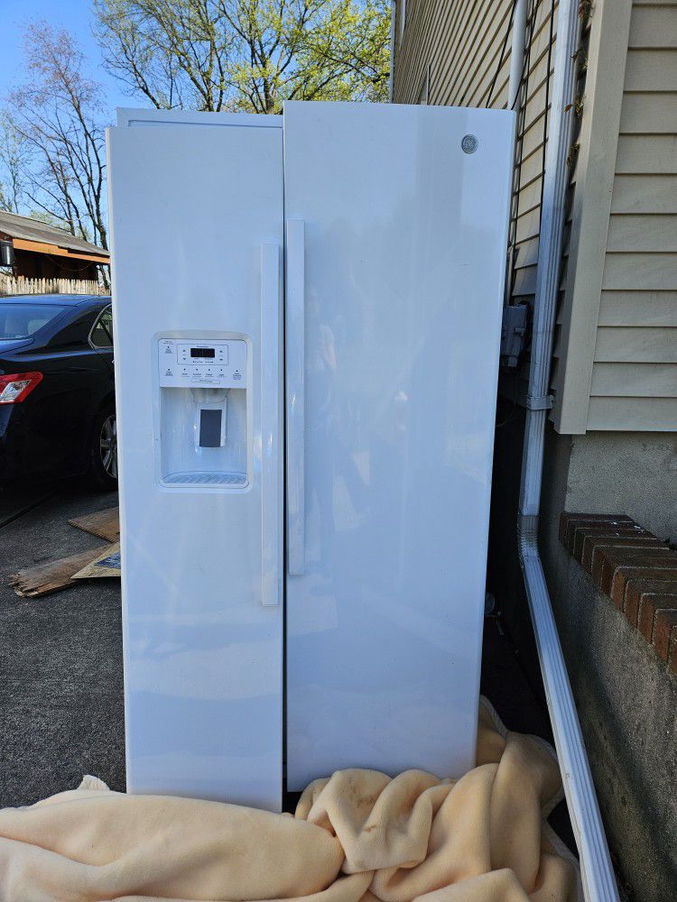 Brand New GE Side By Side Refrigerator 