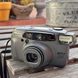 Vintage Pentax IqZoom 160 - 35mm Film Camera 