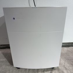 BLUEAIR Classic 605 Air Purifier, HEPASilent Tech With WIFI