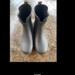 EUC TRIPLE DEER Women Short Rain Boots Rubber Shoes 6 Ankle Chelsea Bootie