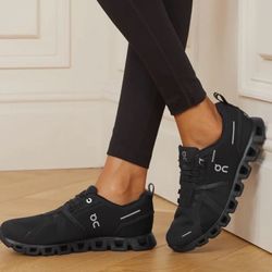 ON Running Women’s ‘Cloud 5 Waterproof’ Sneakers