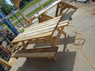 Picnic table