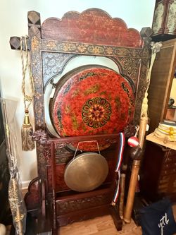 Asian Antique & Luxury Decor Collection – Gong, Lacquer Furniture, Urns, Chess Set & More