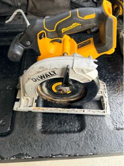 DEWALT 20V MAX Cordless Brushless 6-1/2 in. Sidewinder Style Circular Saw (Tool Only)