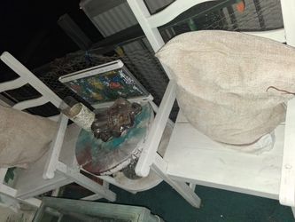 2 chairs table