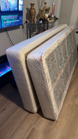 Twin mattresses