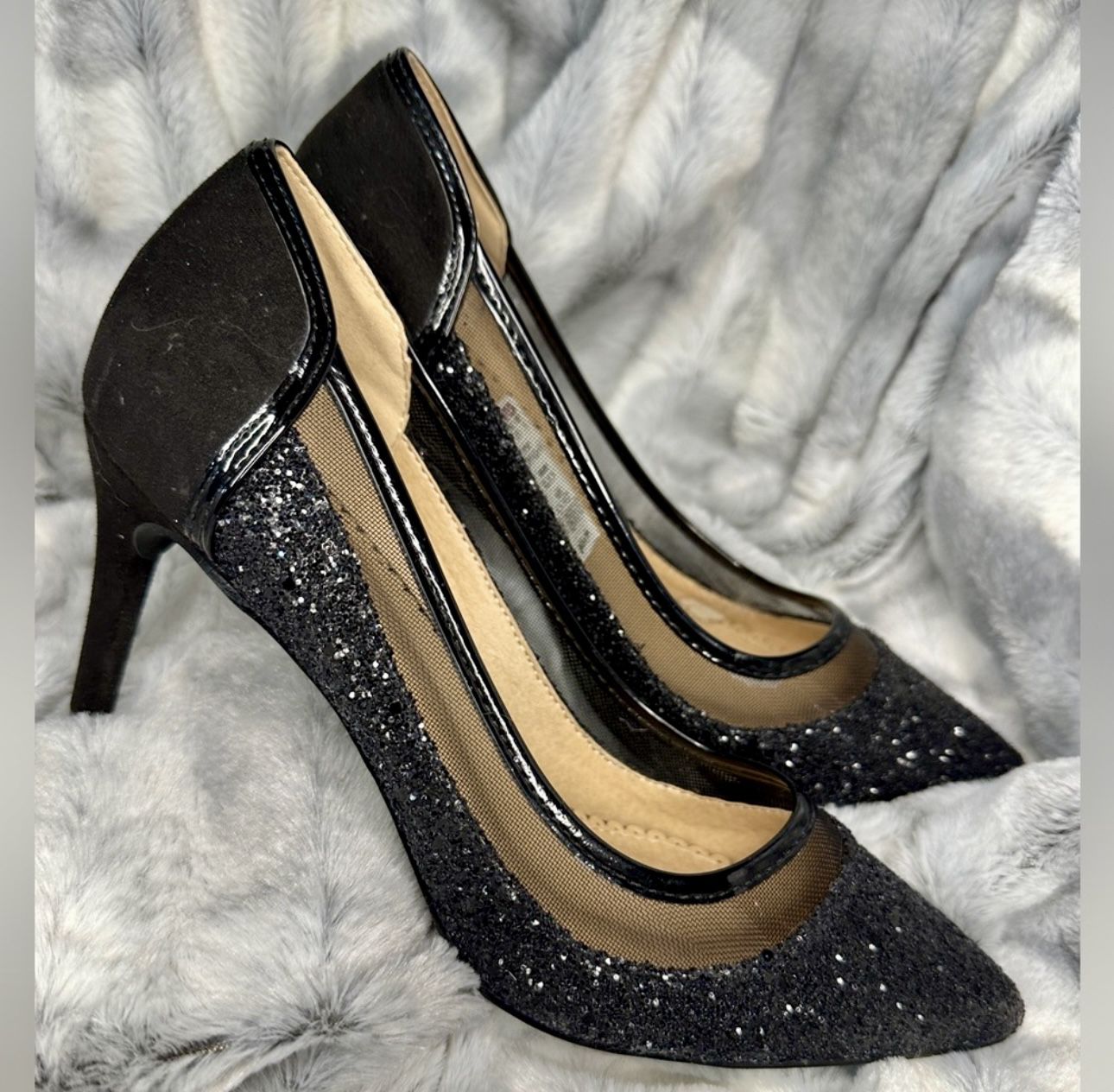 ~* Journee Collection - Kehlani Black Glitter Pumps. Size 6.5. *~