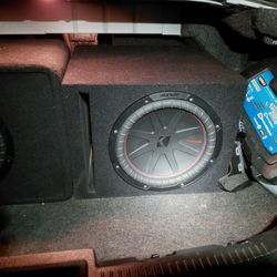 12 Inch Single Ported Kicker CompR 500rms ,100watt Peak Asking 150 Firm On Price 