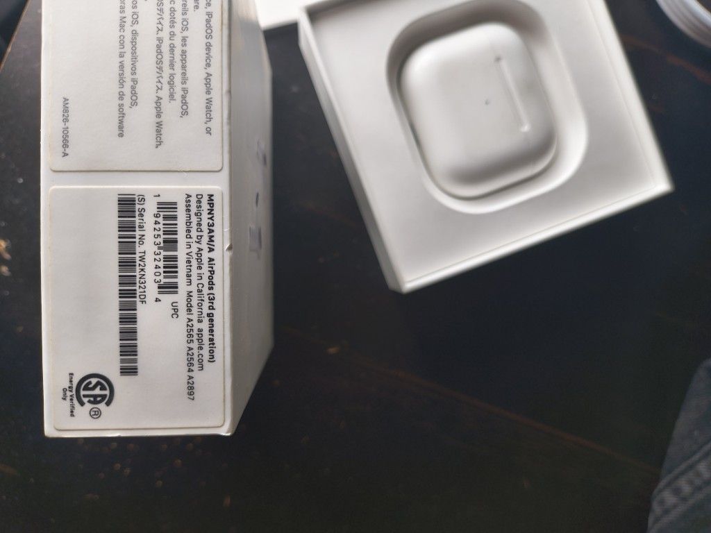 Air Pods Gen 3