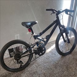Hyper Bicycles 20" Hyper Shocker Kids Mountain Bike
