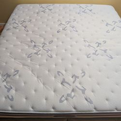 Beautyrest Recharge - Luxury Plush Kin,g Matt,ress 13 inch. Free same-day delivery.

