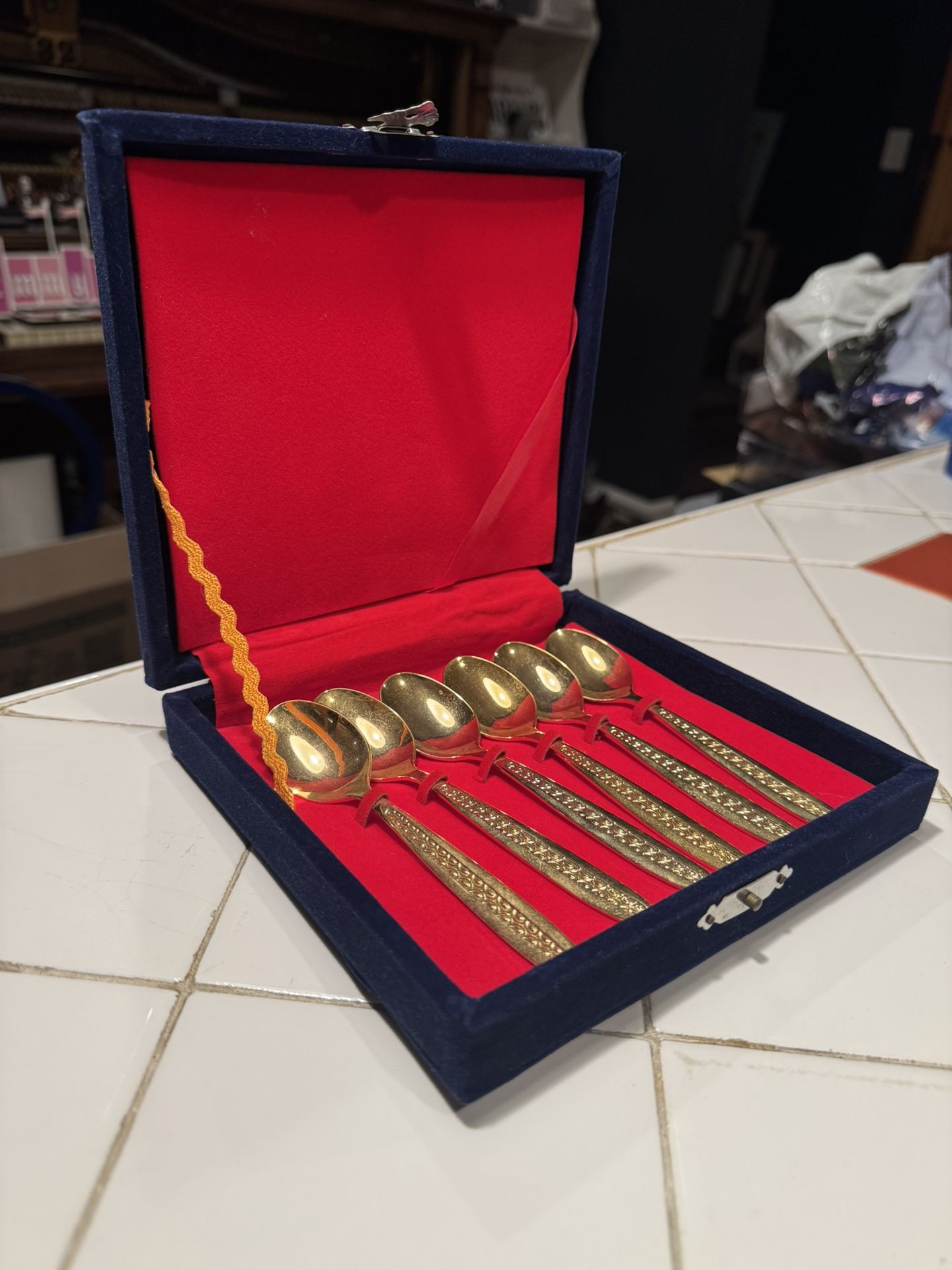24K Gold Plated Spoons Set of 6 - Beautiful !