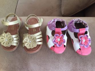 4 PAIRS !! CUTE GIRLS SHOES,SANDALS,ROBEEZ!!