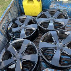 Jeep grand Cherokee 20 stock wheels