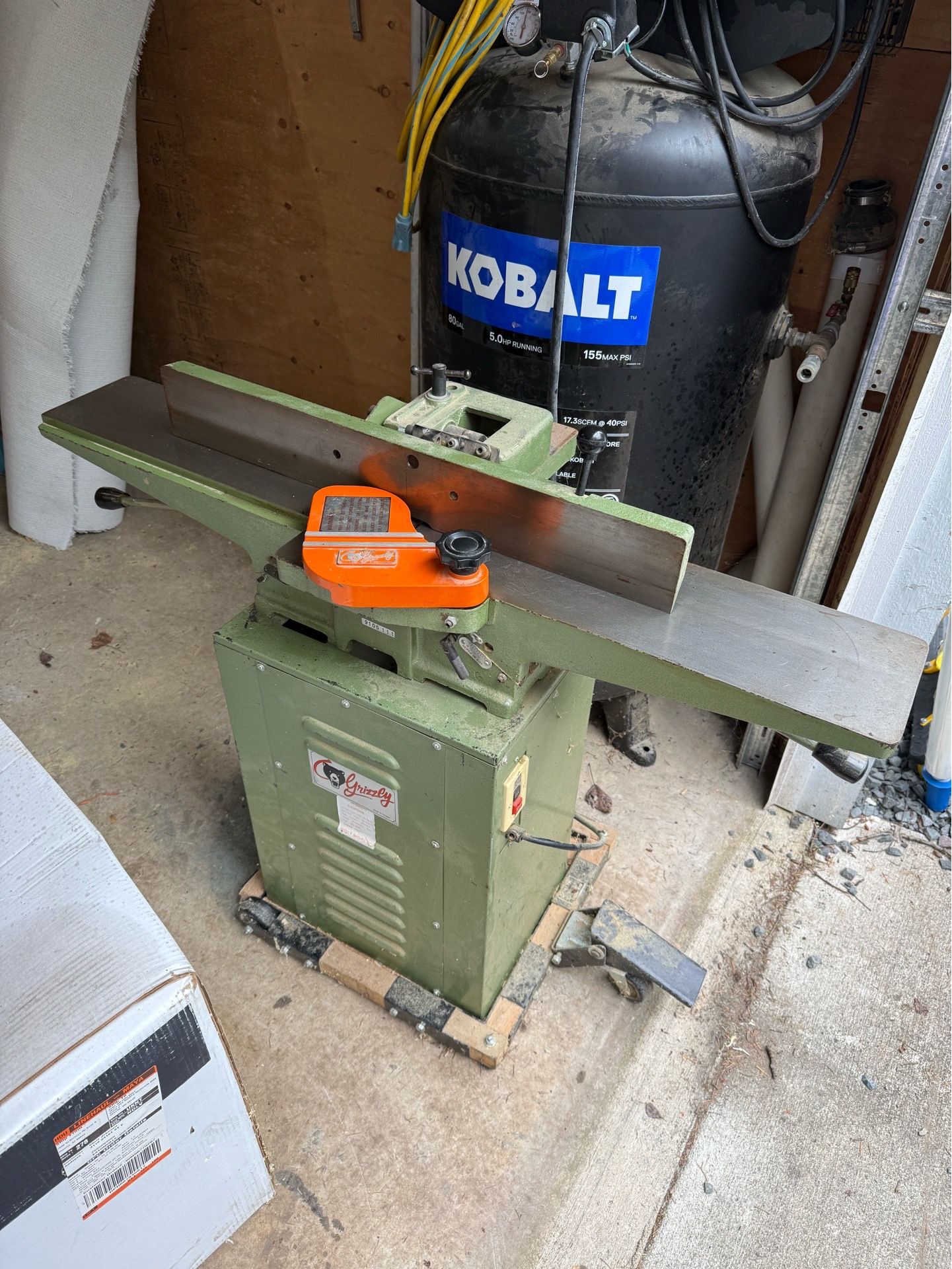 6” grizzly jointer on wheels