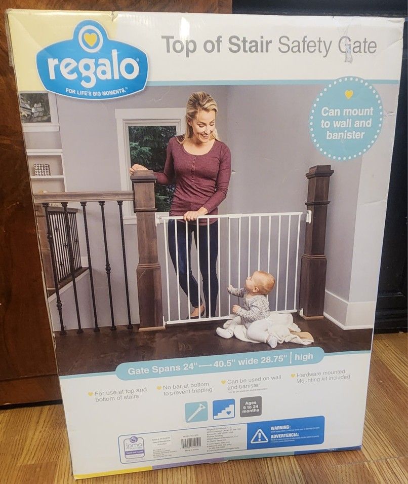 Regalo
Regalo Extra Wide 2-in-1 Stairway and Hallway Baby Safety Gate with Mounting Kit