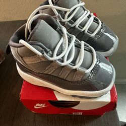 Cool Greys Size 4c 