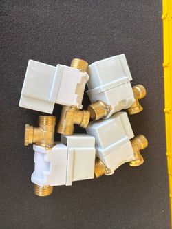Lot of 4 Water Solenoid Valves 1/2” Brass – New