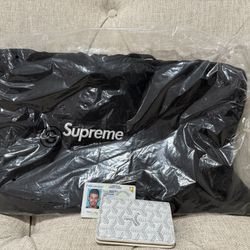Supreme Hoodie 