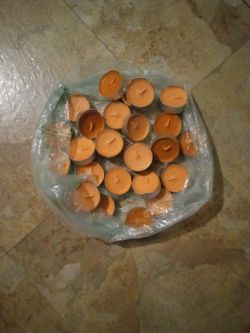 28 Velitas Con Haroma A Durazno $2