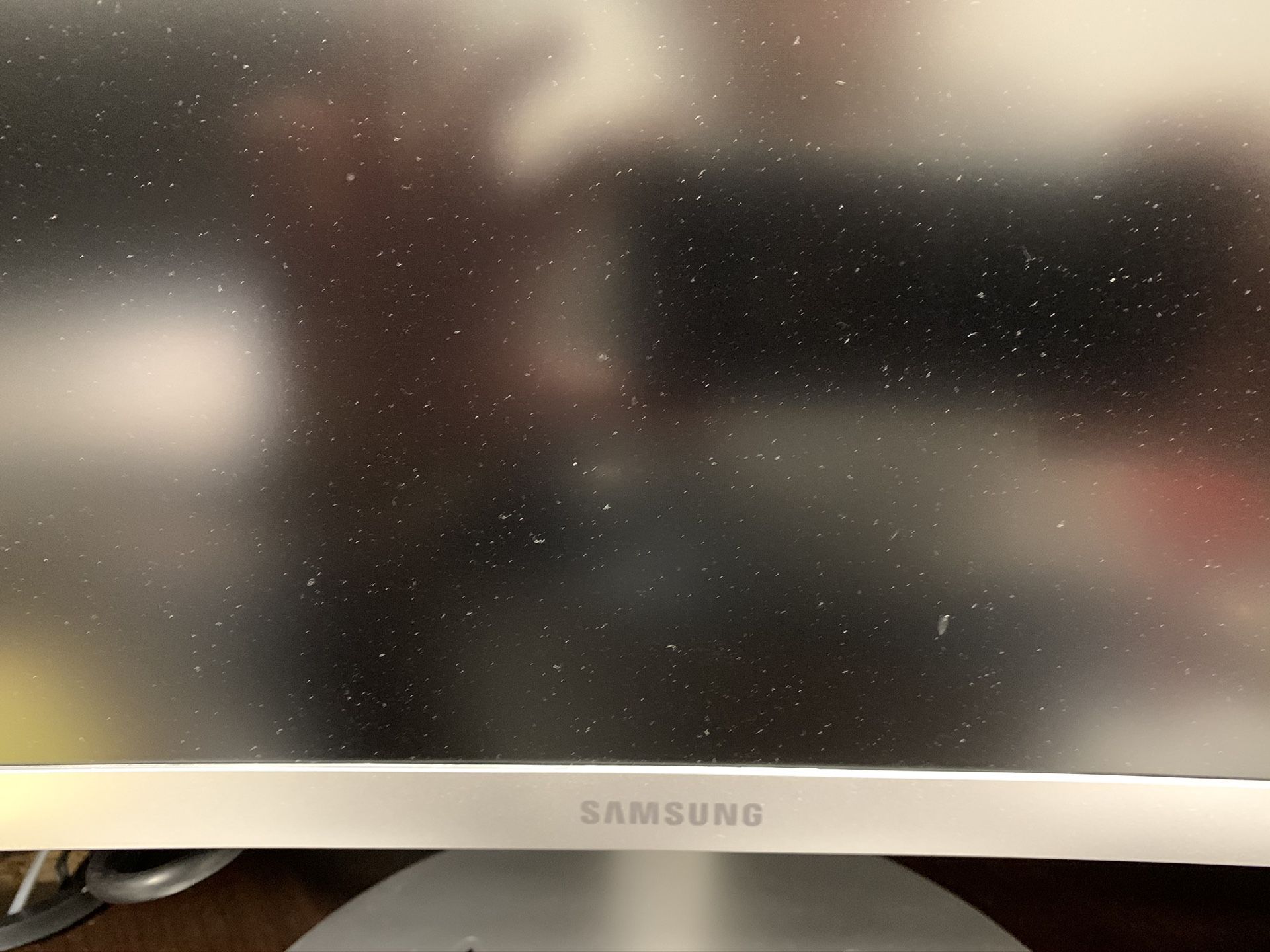 Samsung curved monitor 27”