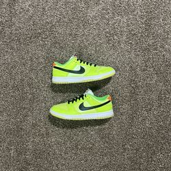 Nike Dunk Splash Volt Size 9