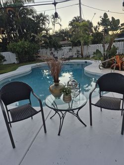 Elegant Hampton Bay set 2 chairs  & table