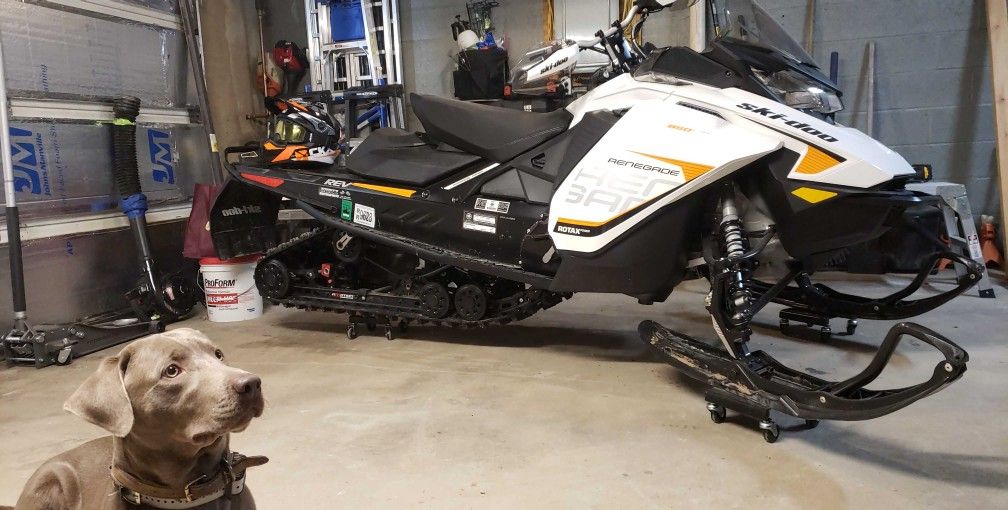 2017 BRP ski doo 850 e-tec renegade