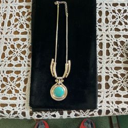 Silver And Turquoise Costume Necklace 