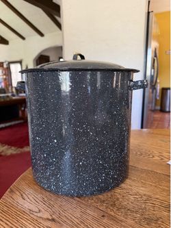 Black And White Speckled Enamel Camping Stock Pot & Lid Handles Large
