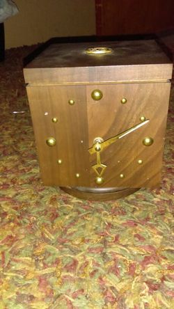Beautiful antique C&H wooden clock __