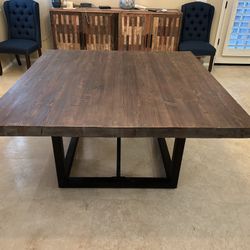 Dining Table. Kitchen Table 