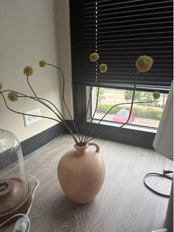Decorative vase with flowers