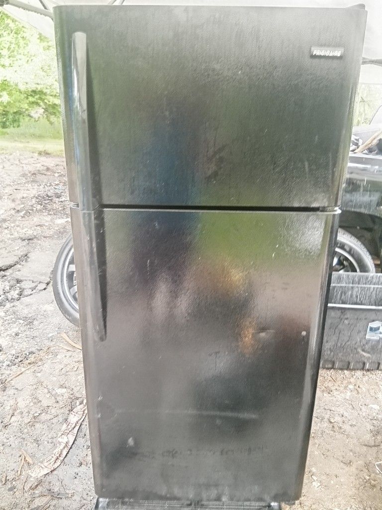 Frigidaire Refrigerator Freezer