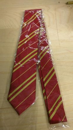 Harry Potter tie , get free plastic glasses