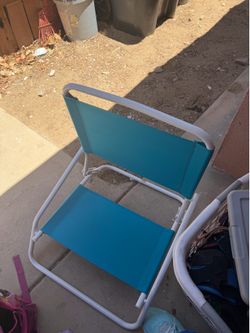 Folding beach chair