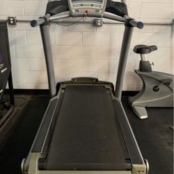 Free Motion Incline Trainer Treadmill 