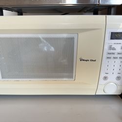 Magic Chef Digital Microwave - White