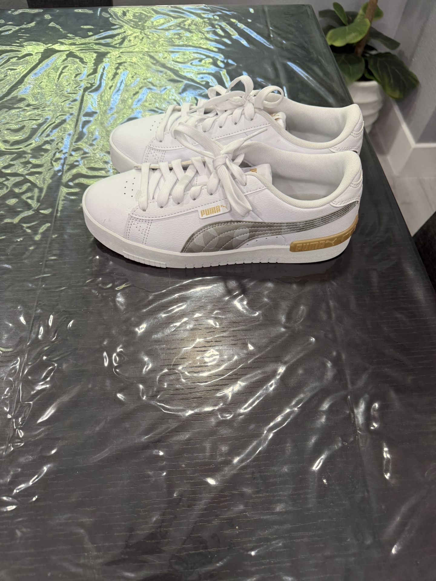 PUMA Sneaker Women’s Size 9 Used 